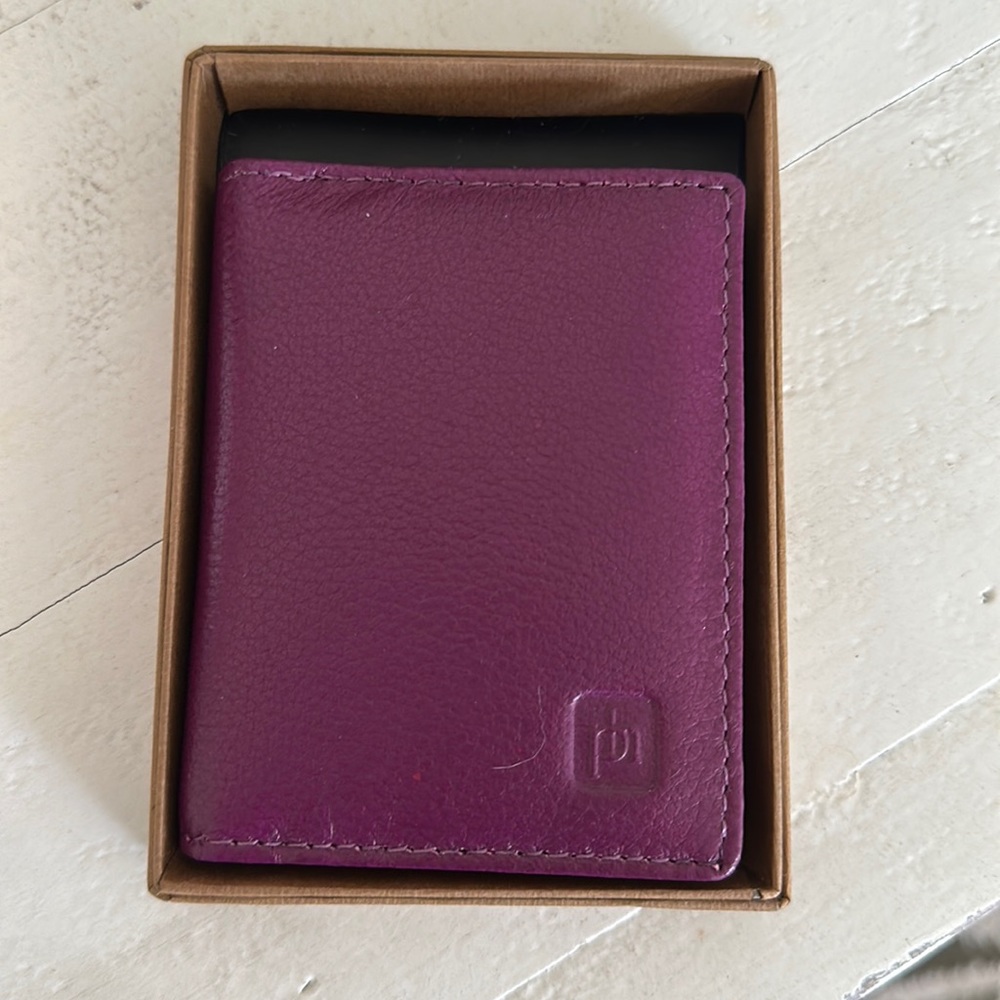 🆕🆕🆕 Fuchsia cardholder leather wallet